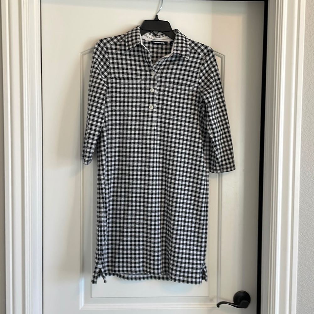 Lands End casual women’s dress. Size S 6-8. Black and White.
